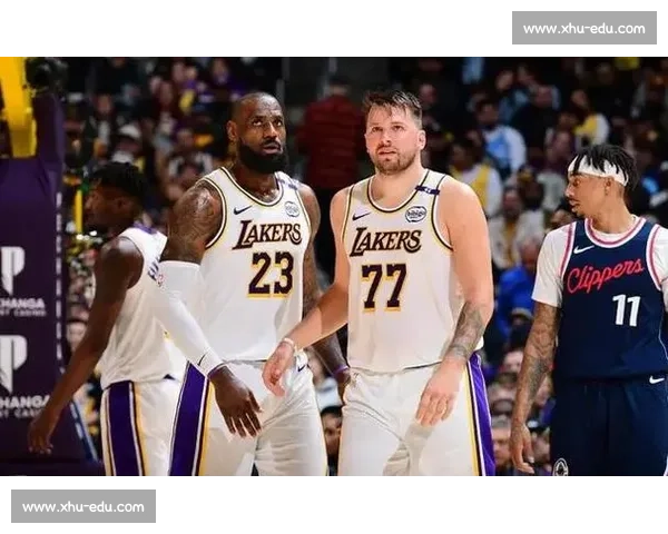 湖人对决快船赛后采访焦点詹姆斯与伦纳德正面回应看点与胜负背后声音